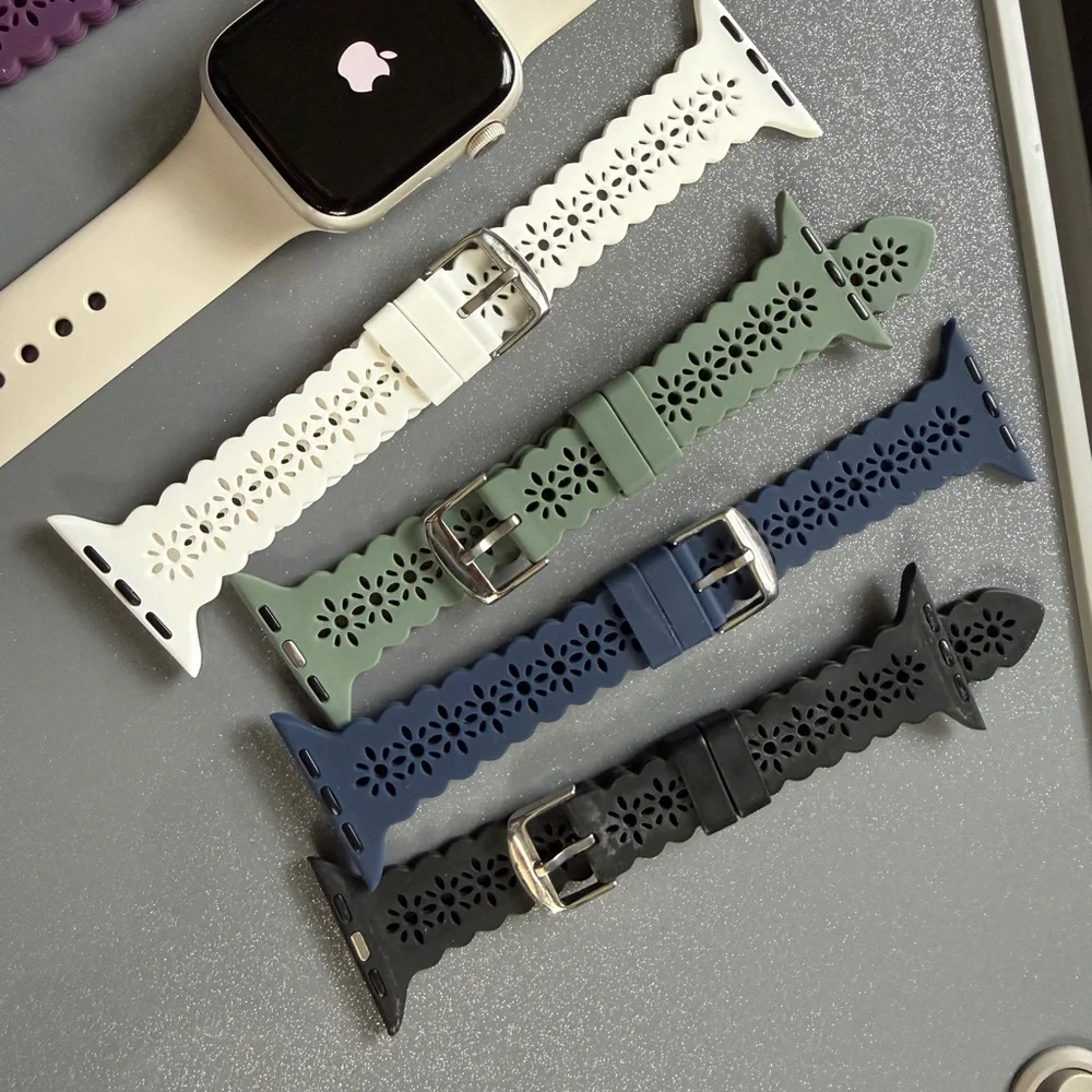 Apple Smartwatch 7 with multiple Bands